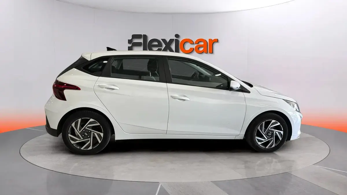 Usado Hyundai i20 101 CV (74 kW) 2024 Blanco Utilitario