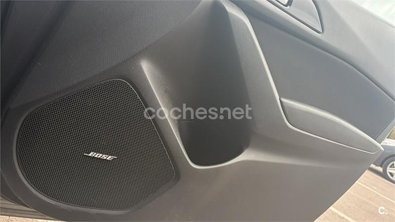 Usado Mazda 3 Luxury 150 CV (110 kW) 2014 Gris / plata Berlina