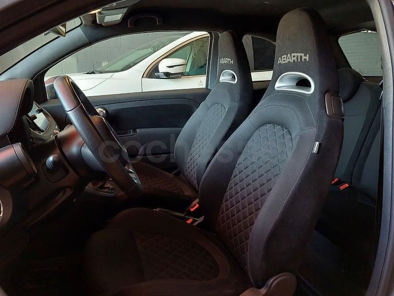 Usado Abarth 595 165 CV (121 kW) 2022 Gris / plata Berlina