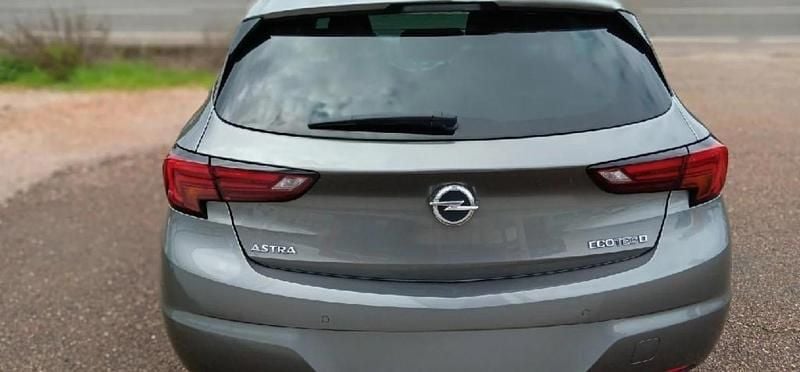 Usado Opel Astra S 110 CV (80 kW) 2019 Gris espacial Berlina