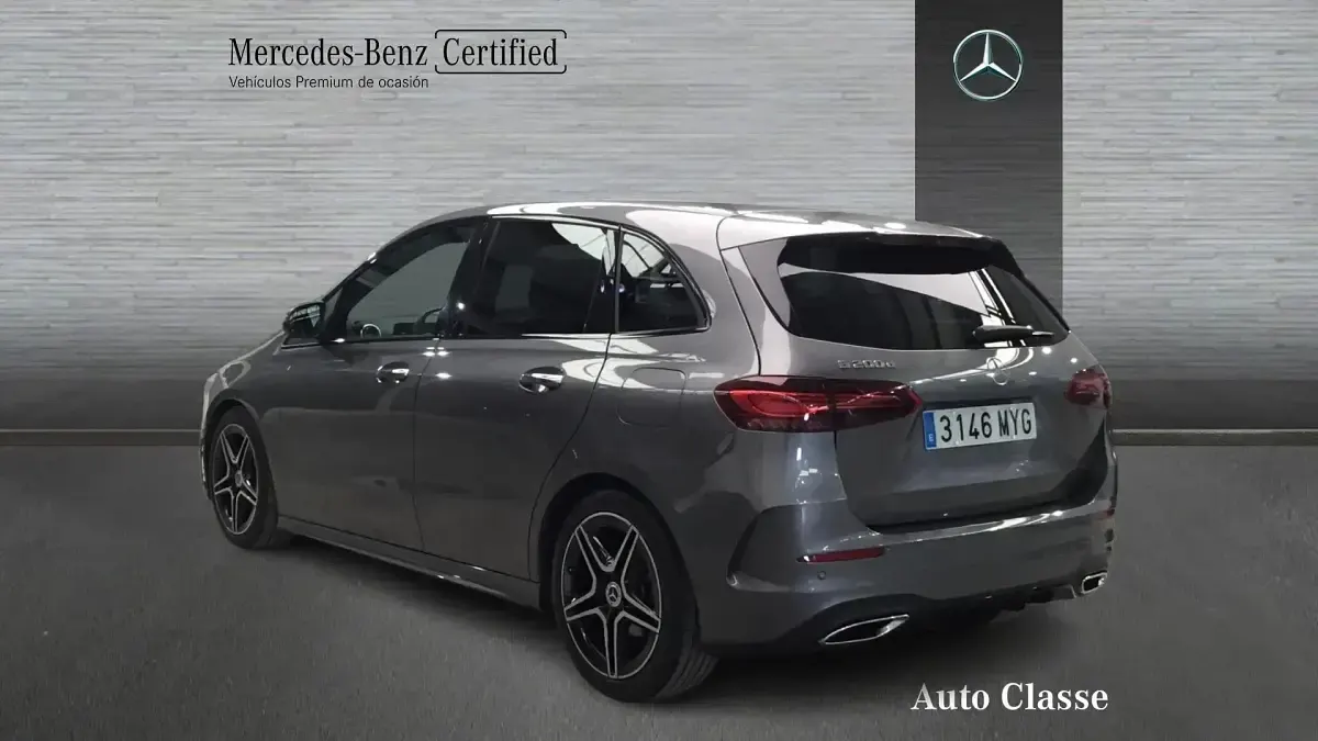 Usado Mercedes B200 150 CV (110 kW) 2025 Gris montaña Utilitario