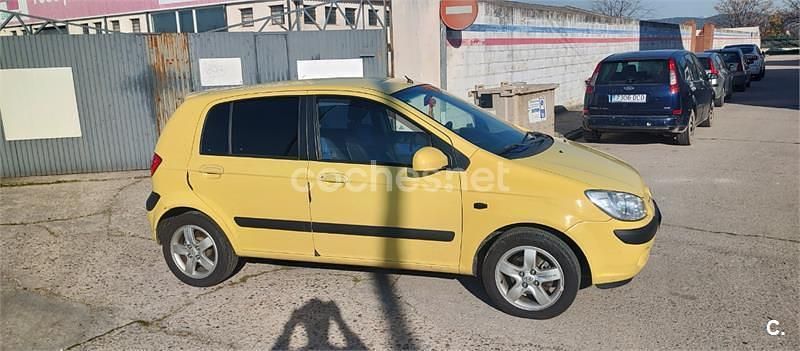 Usado Hyundai Getz GLS 110 CV (80 kW) 2006 Amarillo Utilitario