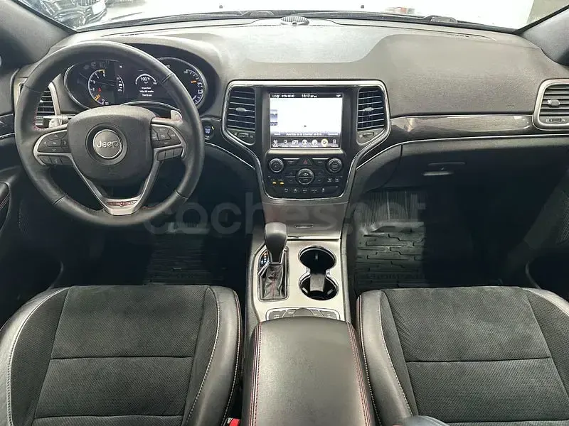 Usado Jeep Grand Cherokee Trailhawk 250 CV (183 kW) 2018 Gris / plata SUV