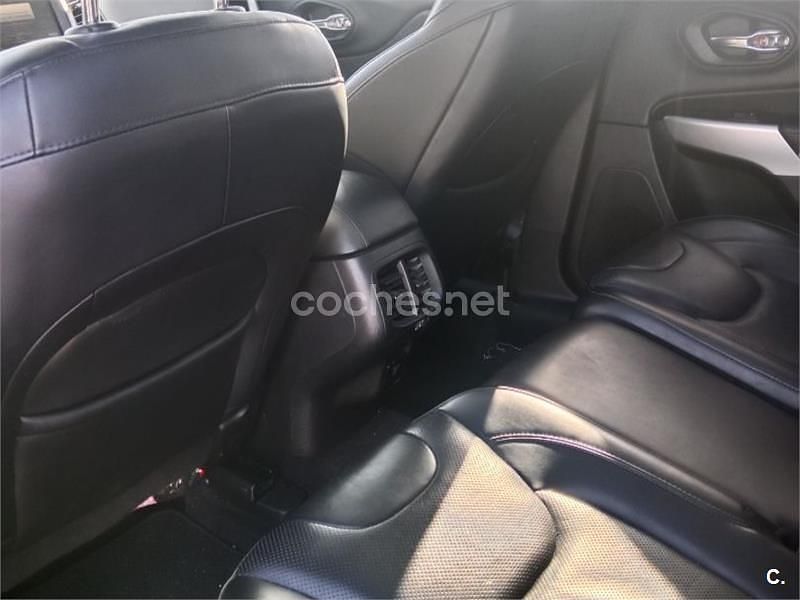 Usado Jeep Cherokee Overland 200 CV (147 kW) 2018 Negro SUV