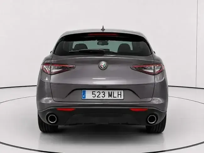Usado Alfa Romeo Stelvio Sprint 160 CV (117 kW) 2023 Negro SUV