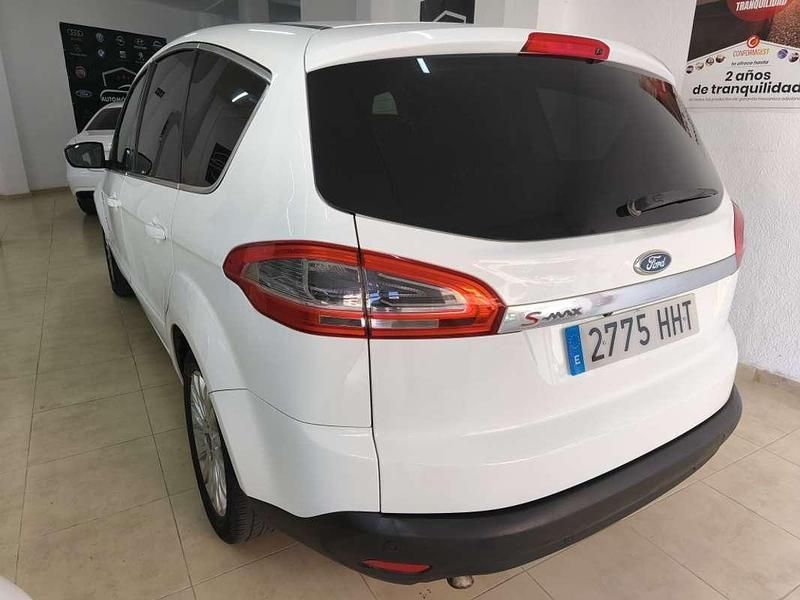 Usado Ford S-MAX Titanium 140 CV (102 kW) 2012 Blanco Monovolumen