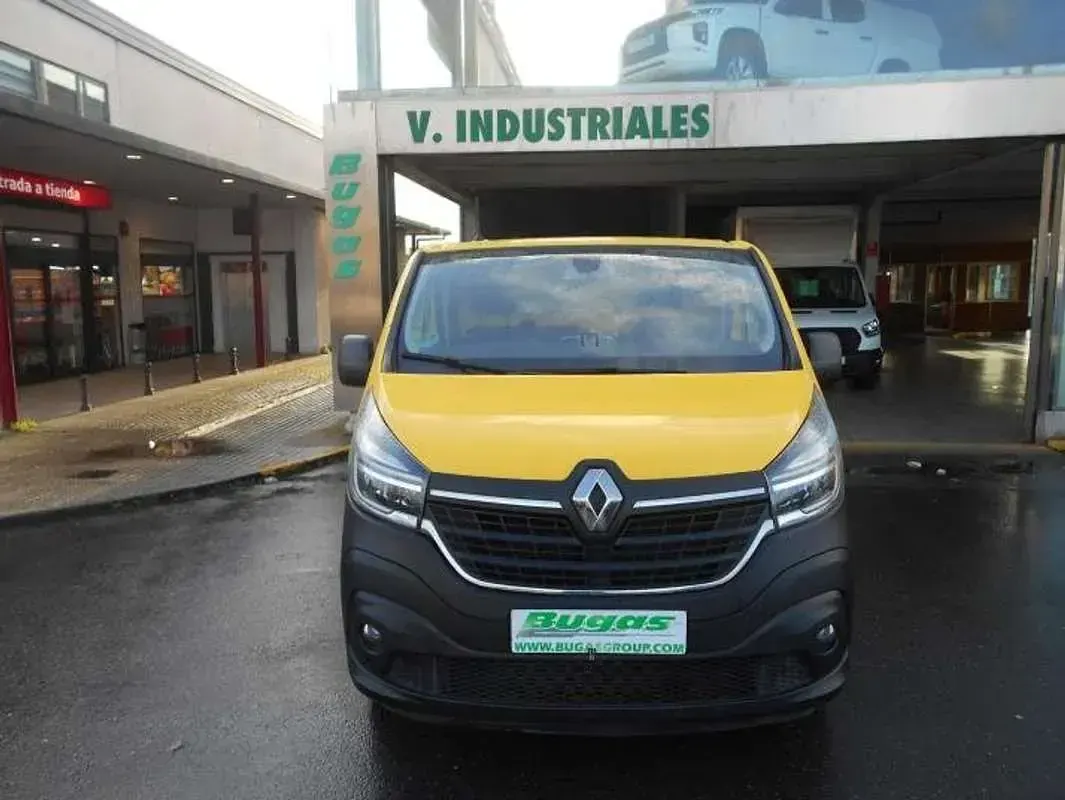 Usado Renault Trafic 95 CV (69 kW) 2020 Amarillo Monovolumen