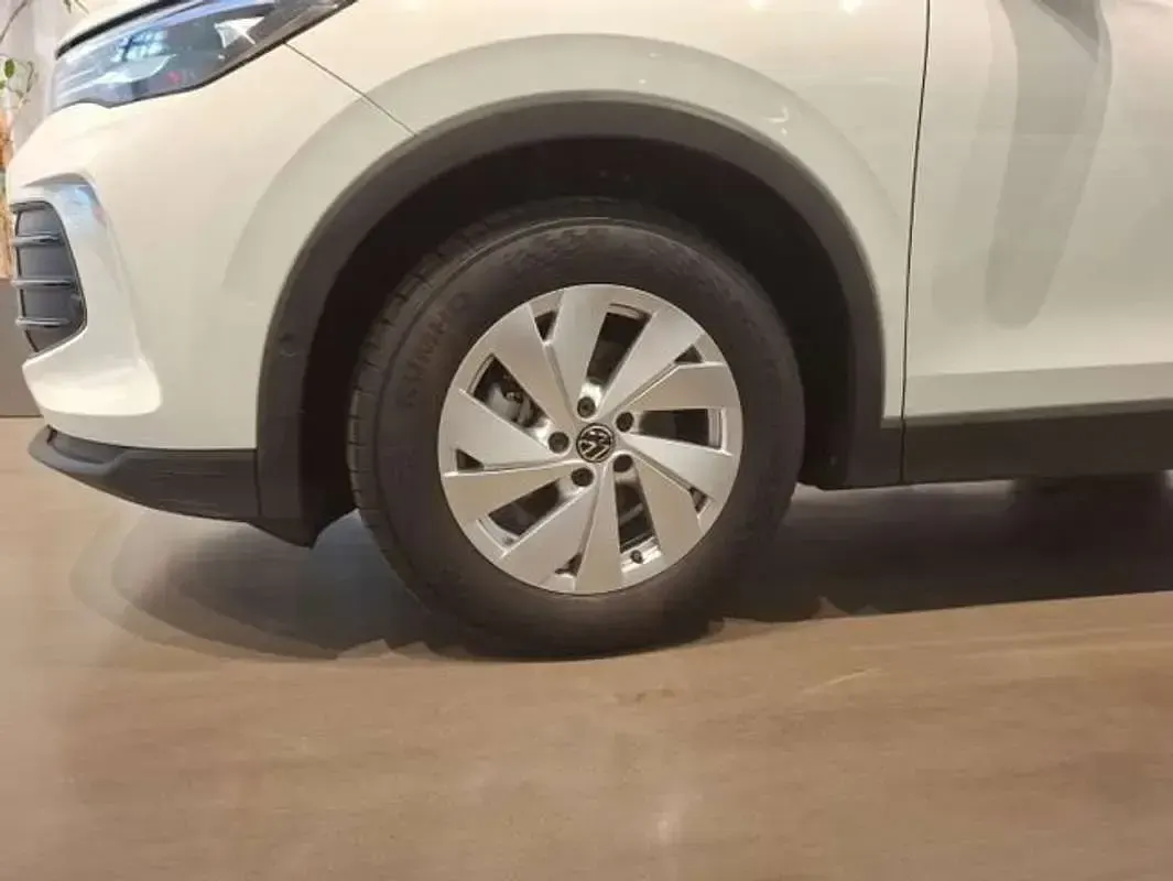 Usado VW Tiguan Edition 131 CV (96 kW) 2025 Blanco SUV