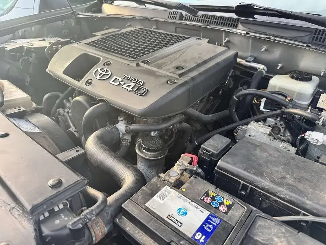 Begagnad Toyota Land Cruiser 173 HK (127 kW) 2008 Grå SUV