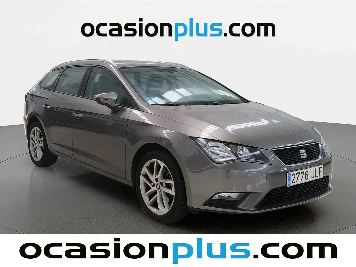 Usado Seat Leon Style 125 CV (91 kW) 2016 Gris Utilitario