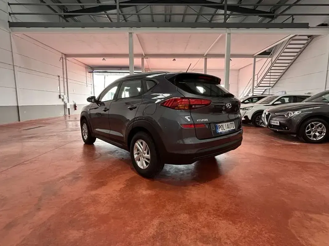 Usado Hyundai Tucson 116 CV (85 kW) 2019 Gris SUV