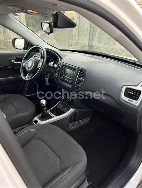 Usado Jeep Compass Sport 140 CV (102 kW) 2019 Blanco SUV