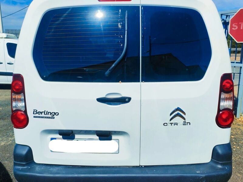 Usado Peugeot Partner Premium 100 CV (73 kW) 2019 Blanco Monovolumen