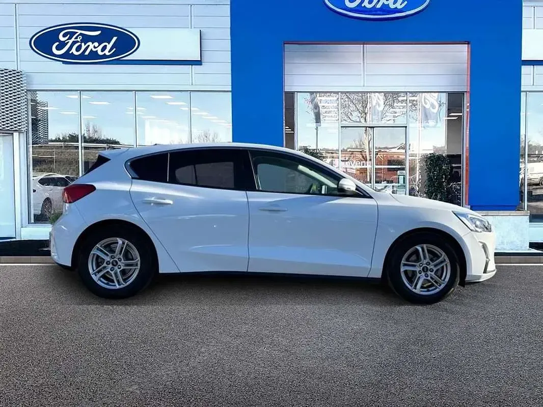 Usado Ford Focus Trend+ 125 CV (91 kW) 2019 Blanco Utilitario