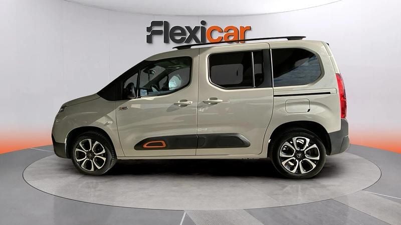 Usado Citroën Berlingo Feel 102 CV (75 kW) 2022 Marrón Monovolumen