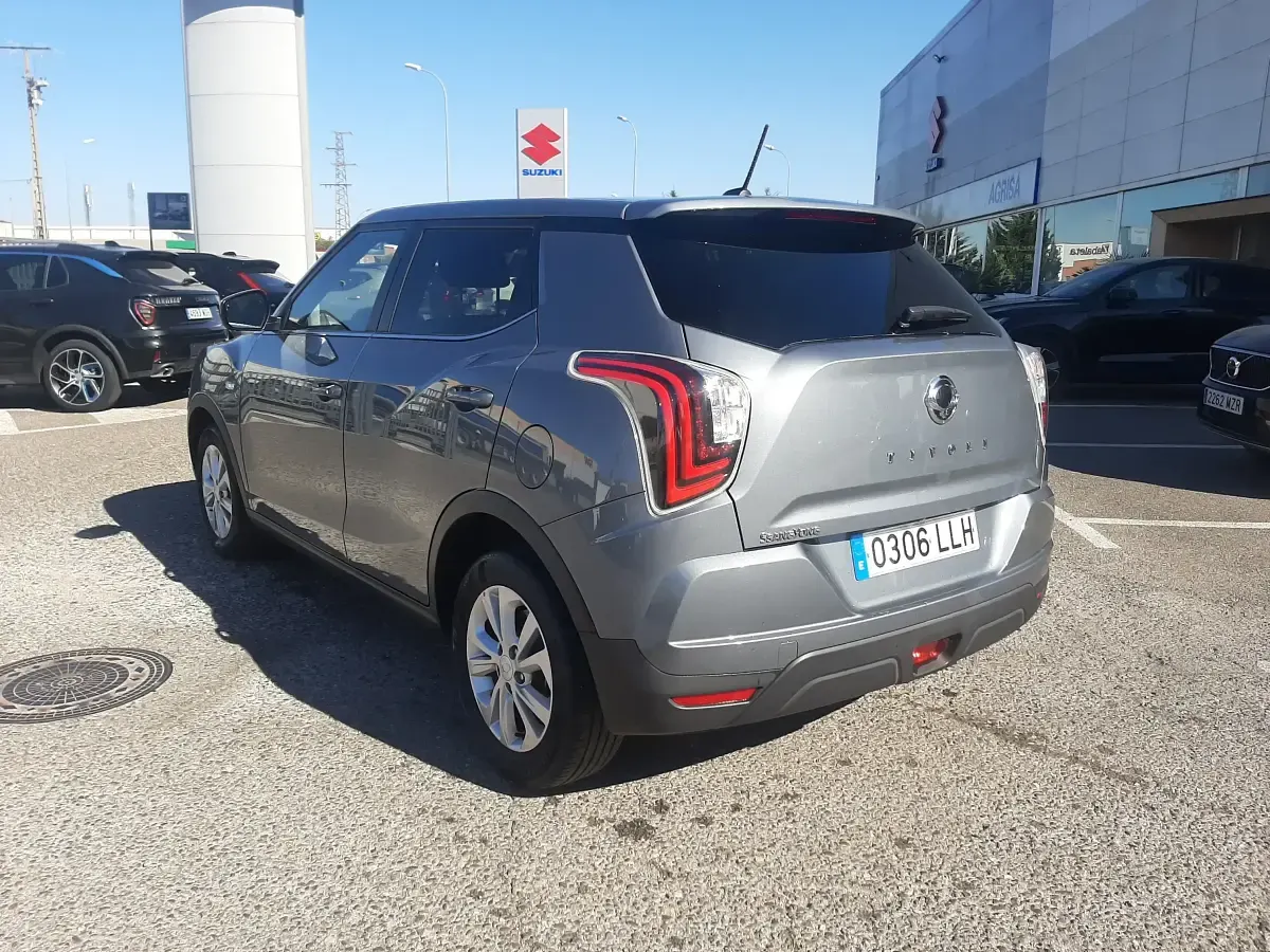 Usado SsangYong Tivoli 128 CV (94 kW) 2020 Gris SUV