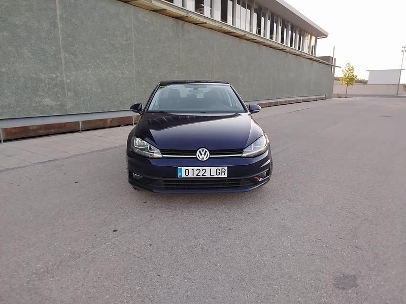 Usado VW Golf VIII 115 CV (84 kW) 2020 Azul Utilitario