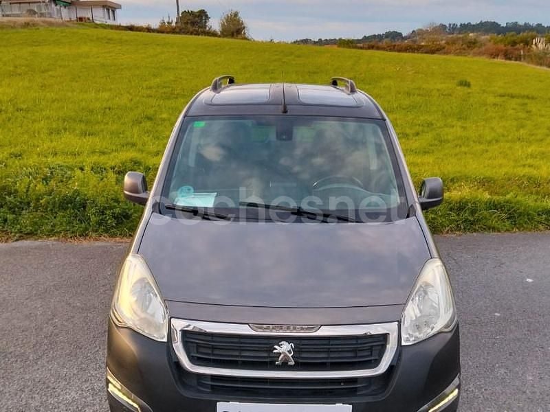 Usado Peugeot Partner Tepee Outdoor 120 CV (88 kW) 2015 Marrón Monovolumen