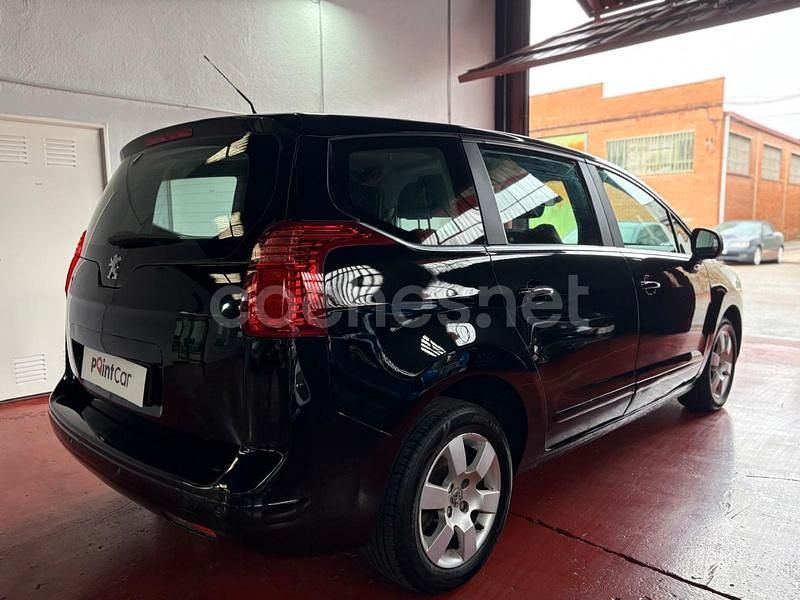 Usado Peugeot 5008 110 CV (80 kW) 2010 Negro Monovolumen