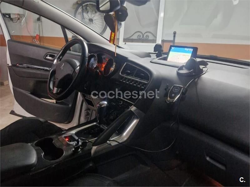 Usado Peugeot 3008 Allure 115 CV (84 kW) 2015 Blanco Berlina