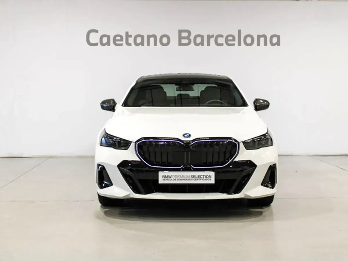 Usado BMW 550e Comfort Edition 489 CV (359 kW) 2025 Blanco Berlina