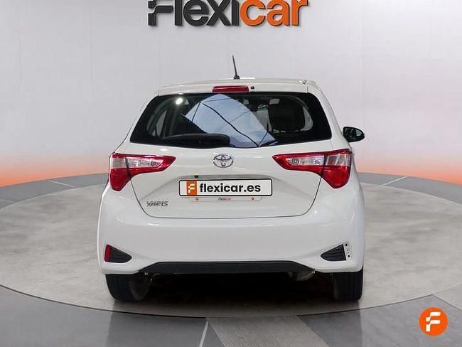 Usado Toyota Yaris Active 69 CV (50 kW) 2019 Blanco Utilitario
