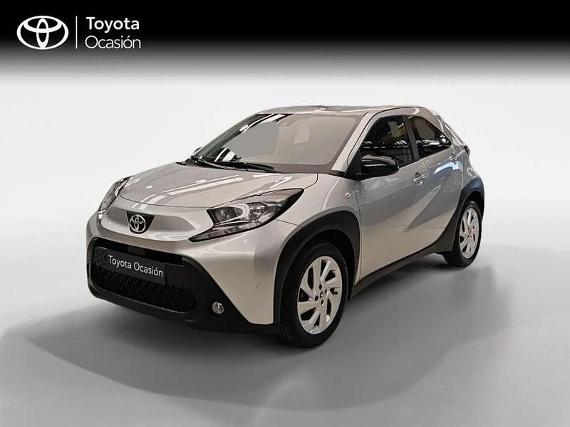 Usado Toyota Aygo X Play 72 CV (52 kW) 2024 Gris SUV