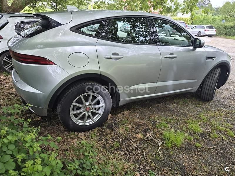 Usado Jaguar E-Pace R-Dynamic 150 CV (110 kW) 2019 Gris / plata SUV