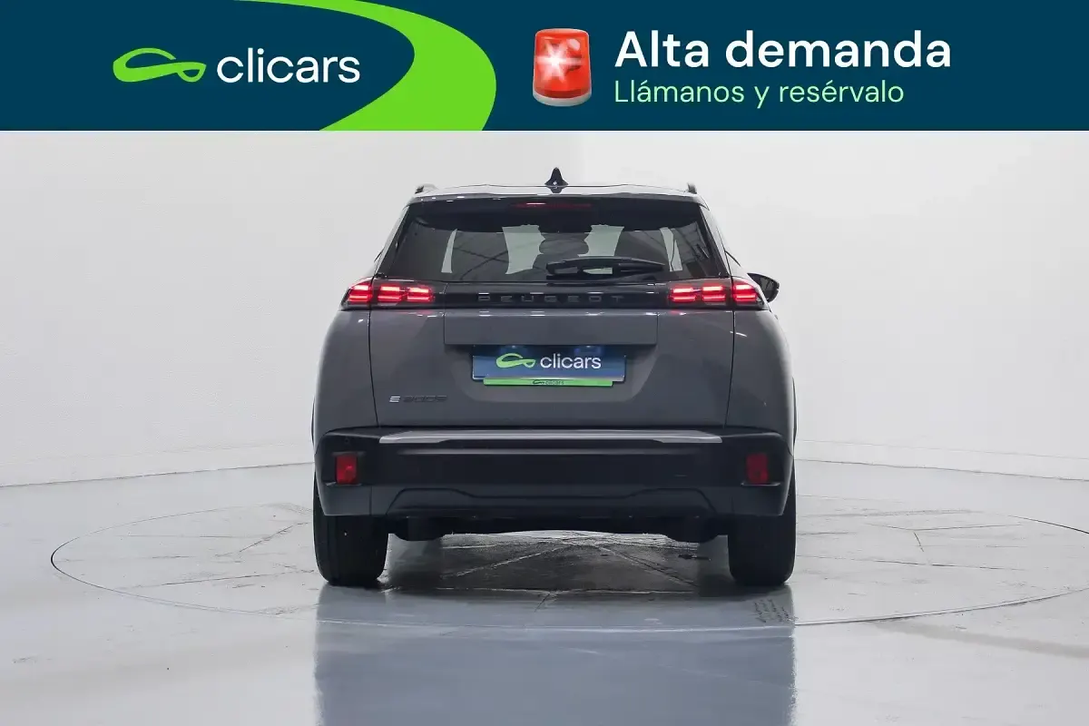 Usado Peugeot e-2008 Allure 114 kW (156 CV) 2025 Gris SUV