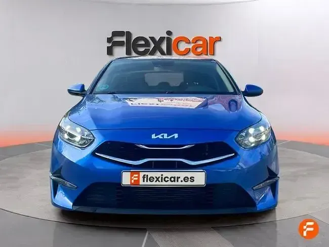 Usado Kia Ceed 100 CV (73 kW) 2022 Azul Utilitario
