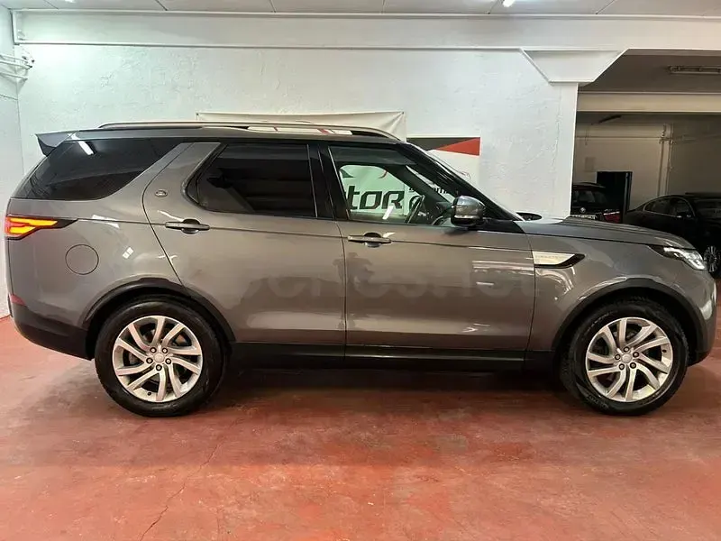Usado Land Rover Discovery 5 HSE 258 CV (189 kW) 2018 Gris / plata SUV