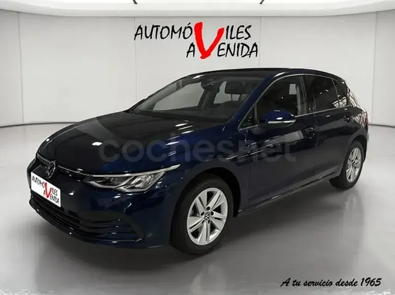Usado VW Golf VIII Life 110 CV (80 kW) 2021 Azul Berlina