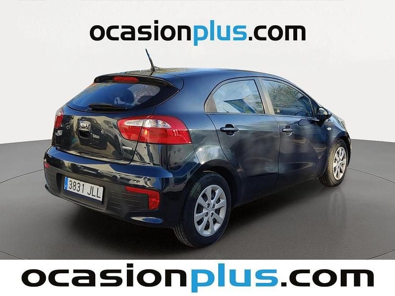 Usado Kia Rio 75 CV (55 kW) 2016 Gris Utilitario