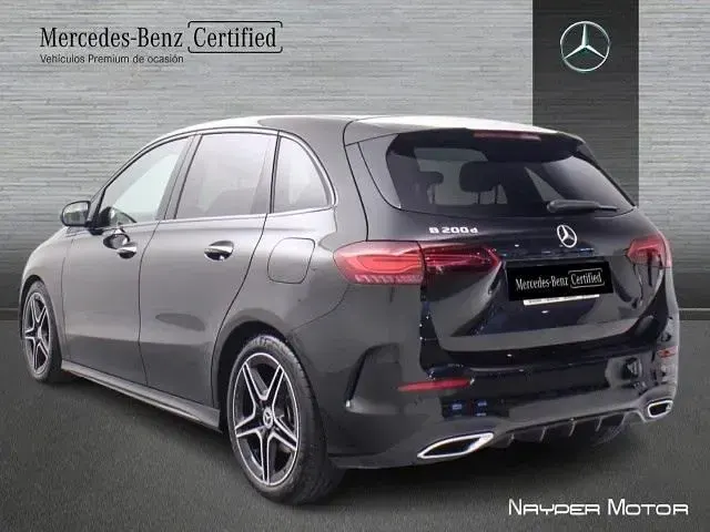 Usado Mercedes B200 150 CV (110 kW) 2026 Negro cosmos Utilitario