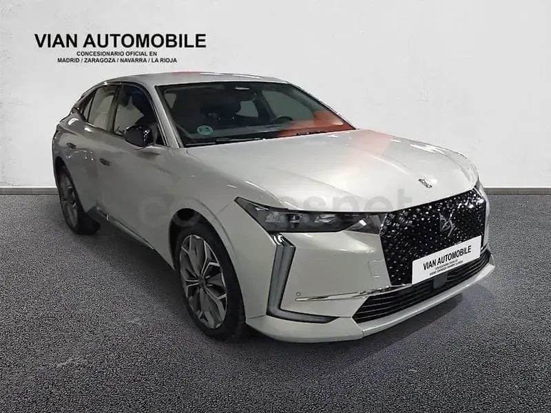 Usado DS Automobiles DS4 Trocadero 130 CV (95 kW) 2023 Gris / plata Berlina