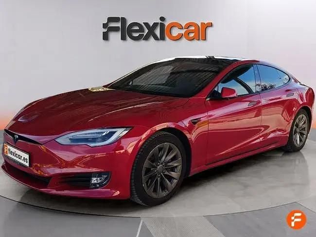 Käytetty Tesla Model S 386 kW (525 HP) 2018 Punainen Viistoperä