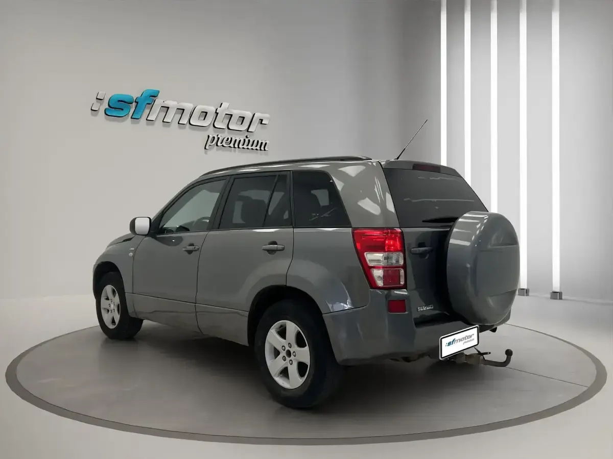 Usado Suzuki Grand Vitara 129 CV (94 kW) 2007 Gris SUV