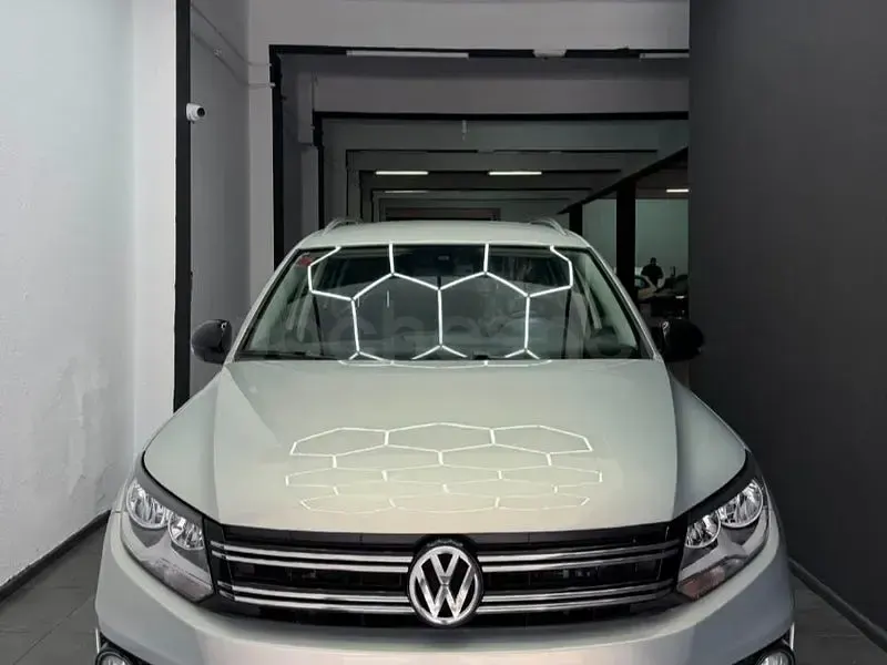 Usado VW Tiguan 110 CV (80 kW) 2014 Gris / plata SUV