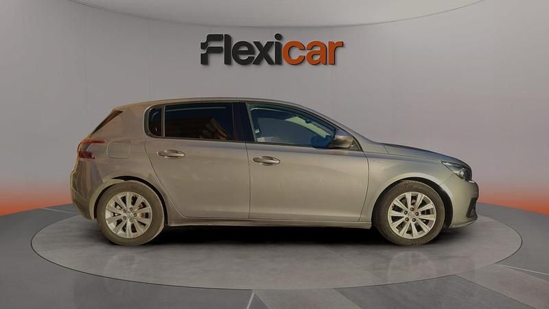 Usado Peugeot 308 Style 131 HP (96 kW) 2020 Cinzento Citadino