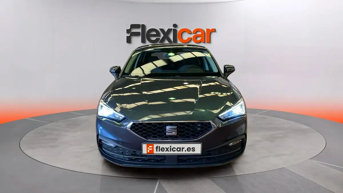 Usado Seat Leon Style 150 CV (110 kW) 2024 Azul Berlina