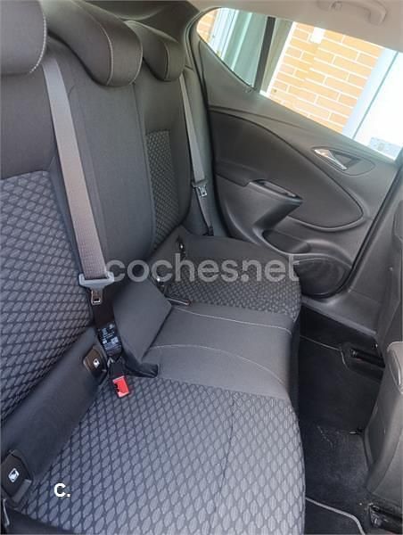 Usado Opel Astra 110 CV (80 kW) 2019 Negro Berlina