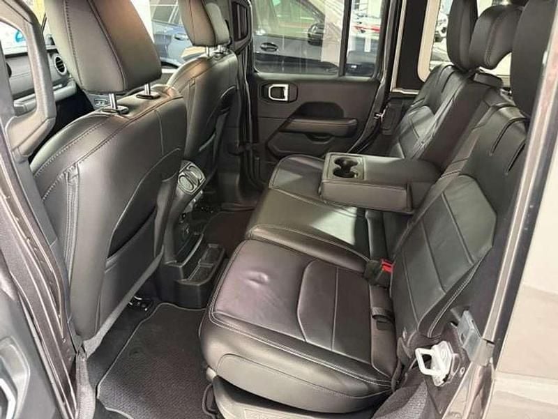 Usado Jeep Wrangler Unlimited 381 CV (280 kW) 2021 Gris SUV