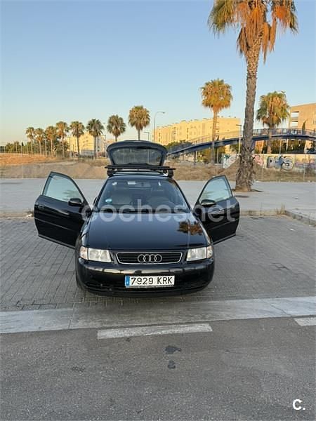 Negro Usado 2000 Audi A3 Ambiente Berlina | 3700 € - Imagen 1/4