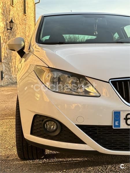 Blanco Usado 2010 Seat Ibiza SC Sport Utilitario | 4500 € (Precio justo) - Imagen 1/4