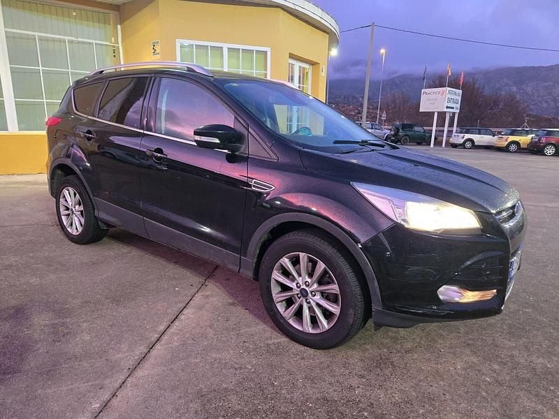 Usado Ford Kuga Titanium 150 CV (110 kW) 2016 Negro SUV