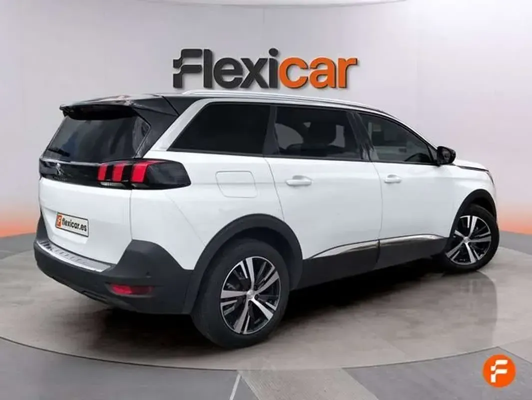 Usado Peugeot 5008 Allure 131 CV (96 kW) 2018 Azul SUV