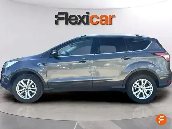 Usado Ford Kuga Trend+ 120 CV (88 kW) 2018 Gris SUV