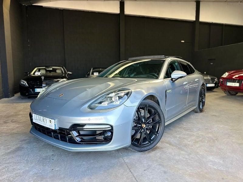 Usado Porsche Panamera Sport Turismo 462 CV (339 kW) 2021 Gris / plata Familiar