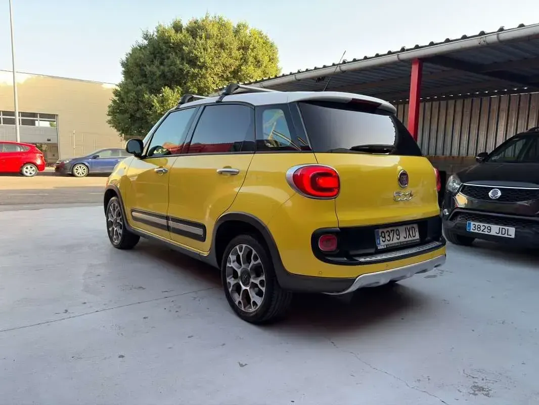 Usado Fiat 500L Cross 95 CV (69 kW) 2017 Amarillo Monovolumen