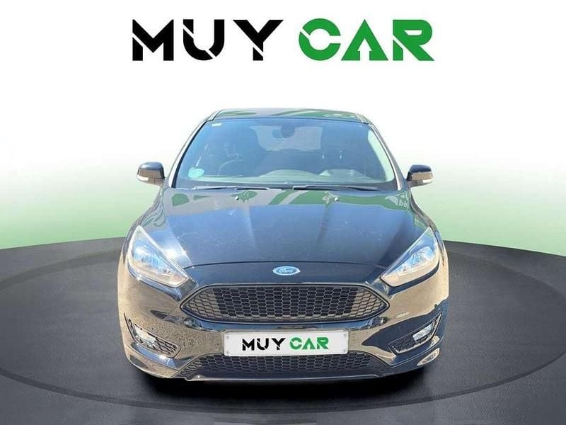 Usado Ford Focus ST-Line 125 CV (91 kW) 2018 Negro Utilitario